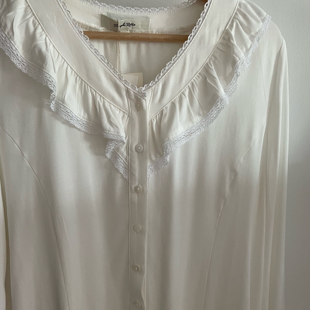 Simple Retro Lace Long sleeve shirt size small